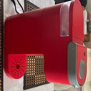 Keurig K-Mini single serve coffee maker.